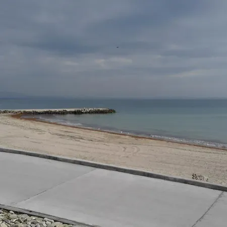 Πανσιόν Kraybrezhna 3