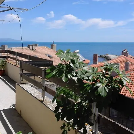 Kraybrezhna 3 Maison d'hôtes Pomorie