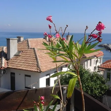 Kraybrezhna 3 Maison d'hôtes Pomorie