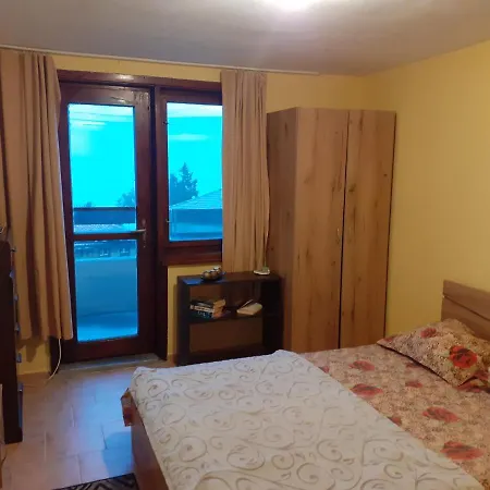 Kraybrezhna 3 Pensionat 4*