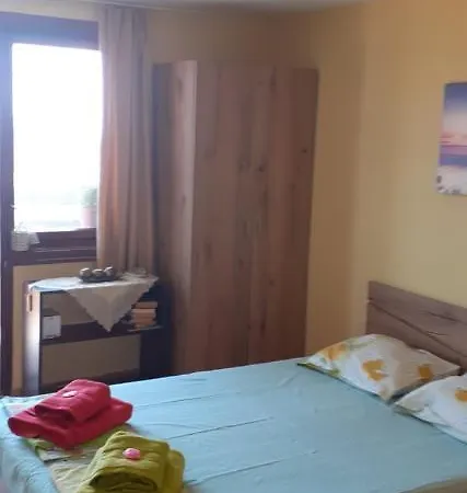 Kraybrezhna 3 4* Pomorie