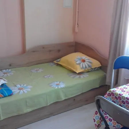 Guest house Kraybrezhna 3