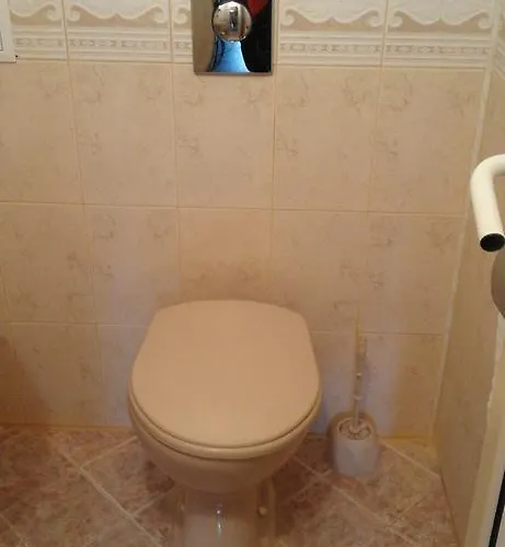 Kraybrezhna 3 Pensjonat