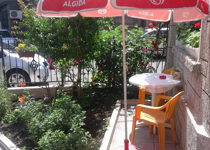 Kraybrezhna 3 Pensjonat