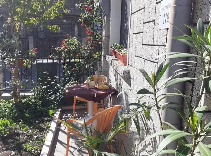 Kraybrezhna 3 Pensjonat